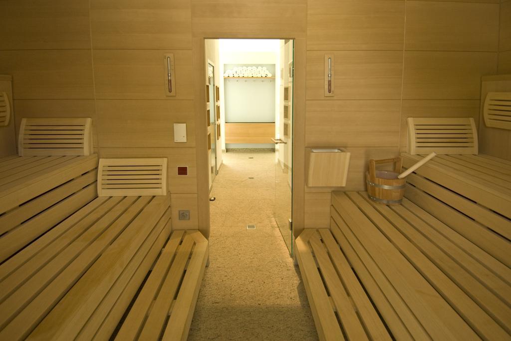 Hubertus Hof Landhotel Balatonfenyves Extérieur photo
