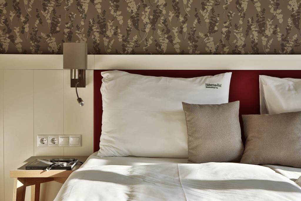 Hubertus Hof Landhotel Balatonfenyves Chambre photo